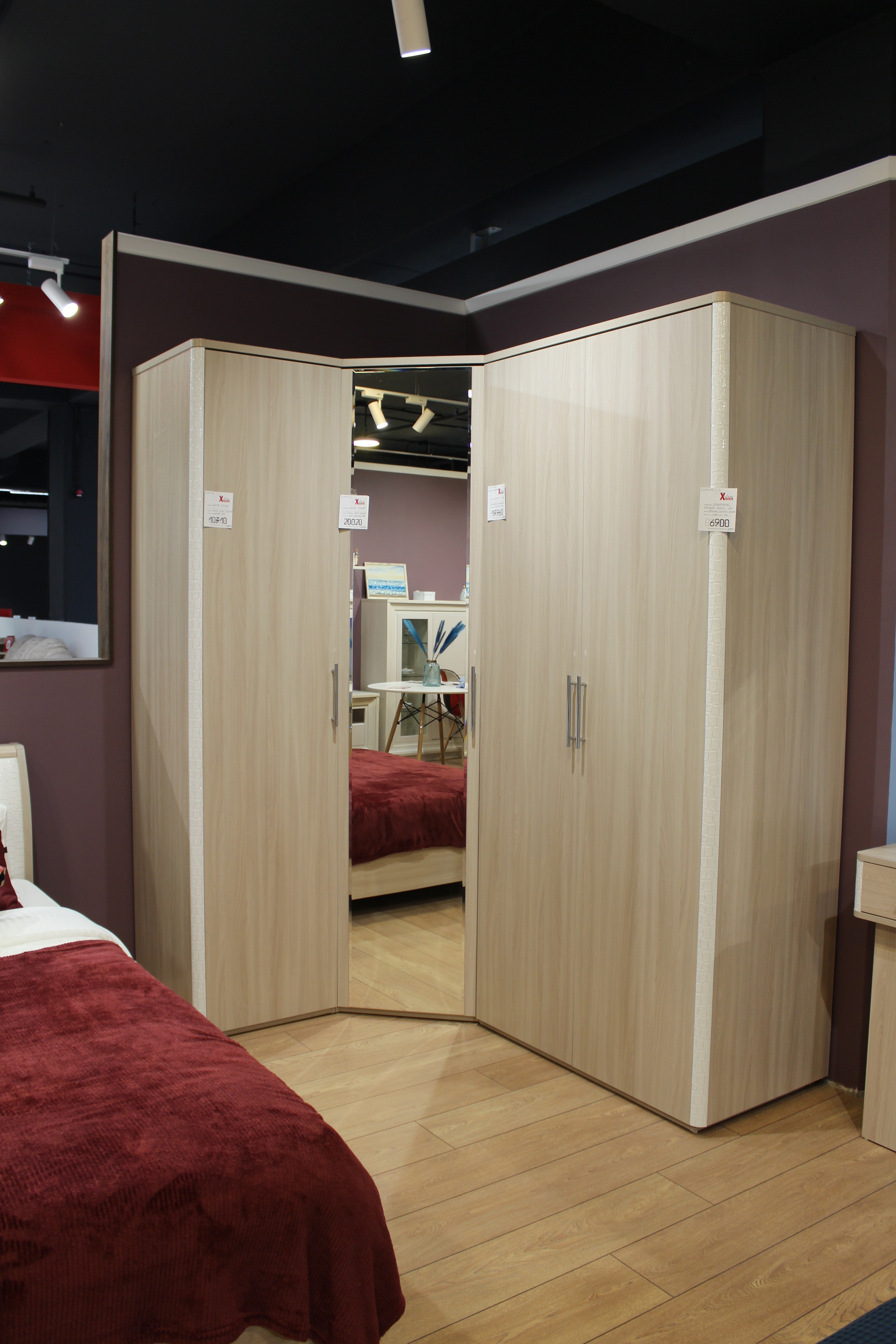 Шкаф угловой ясень светлый