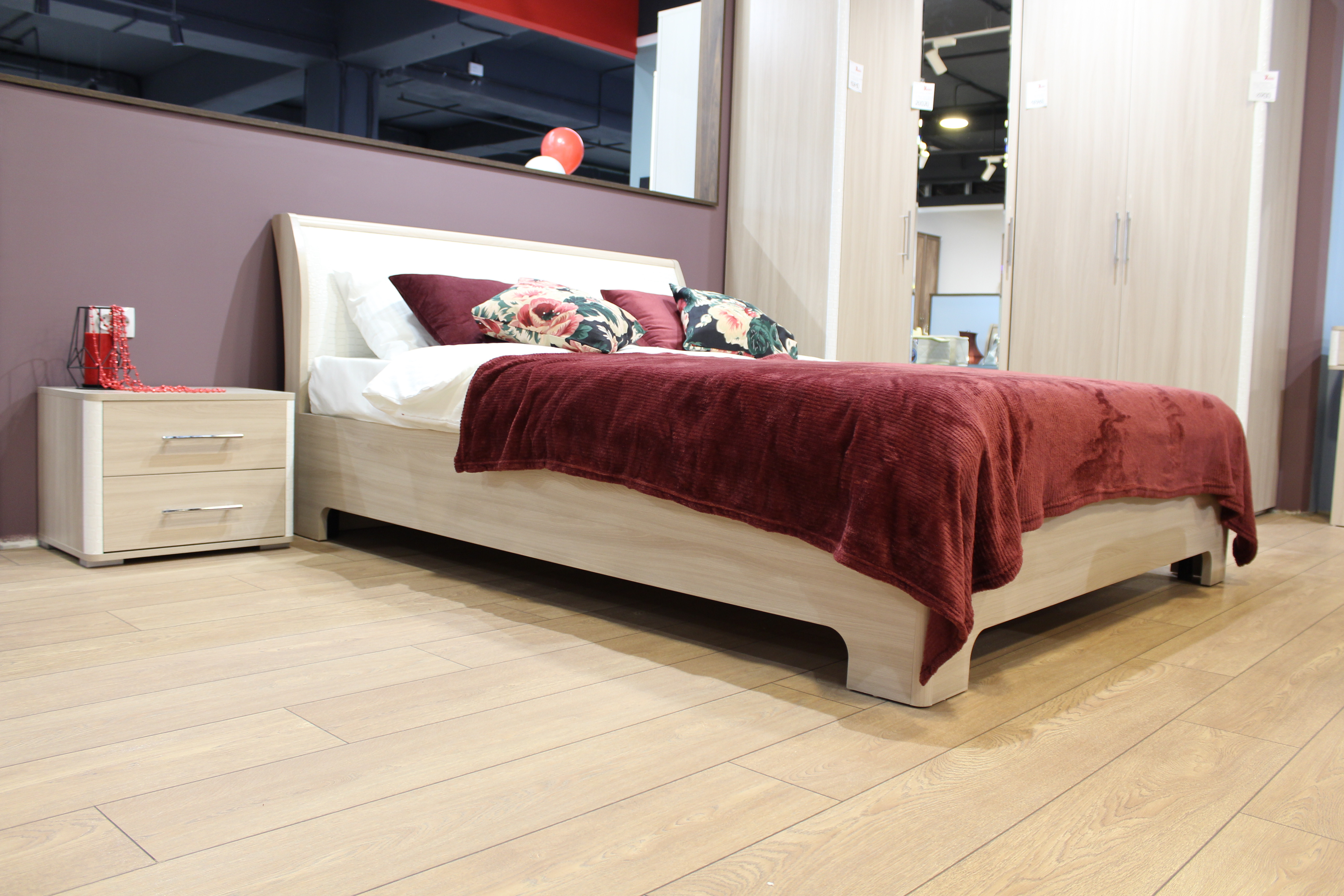 Кровать ясень шимо светлый