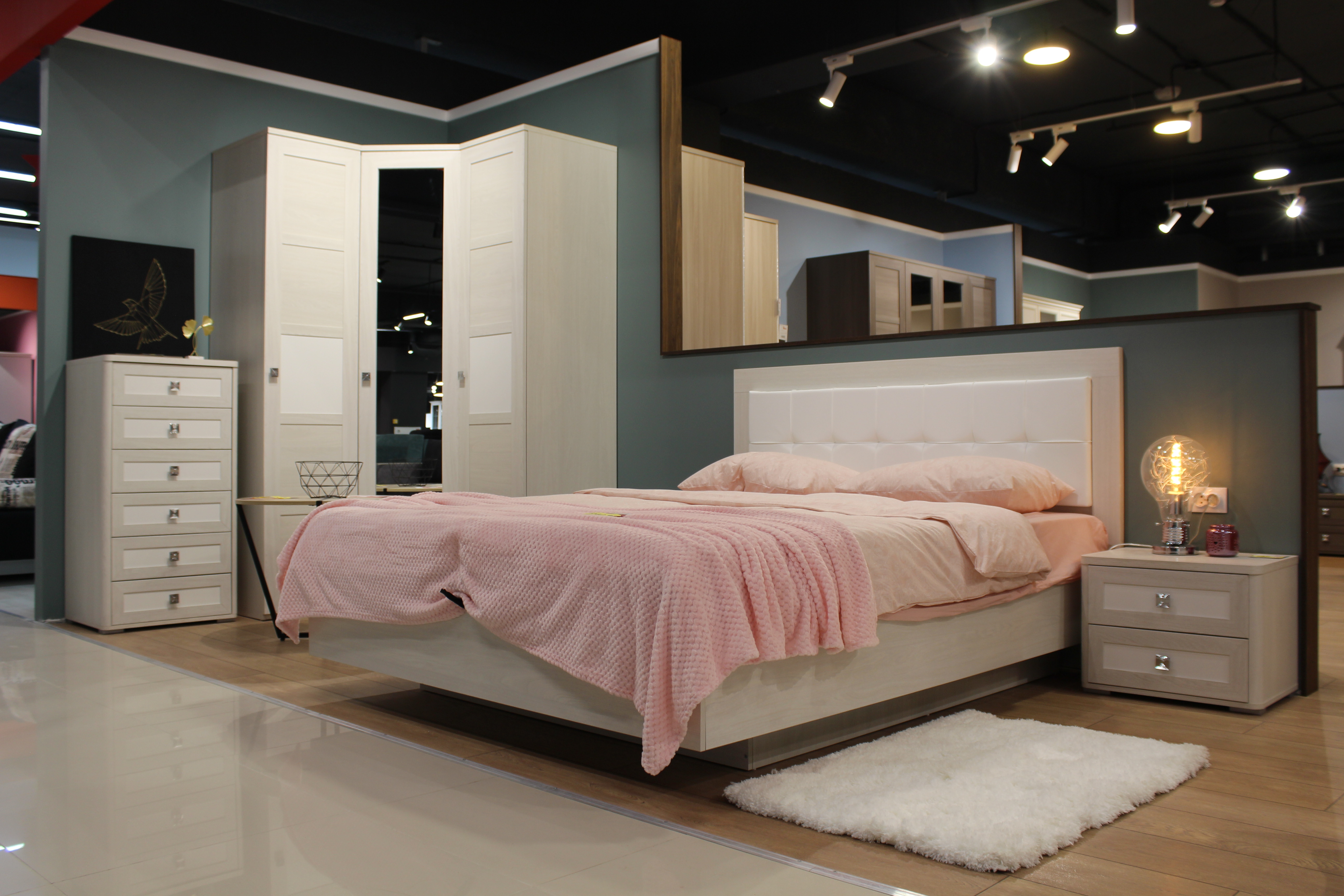 Кровать ясень анкор светлый