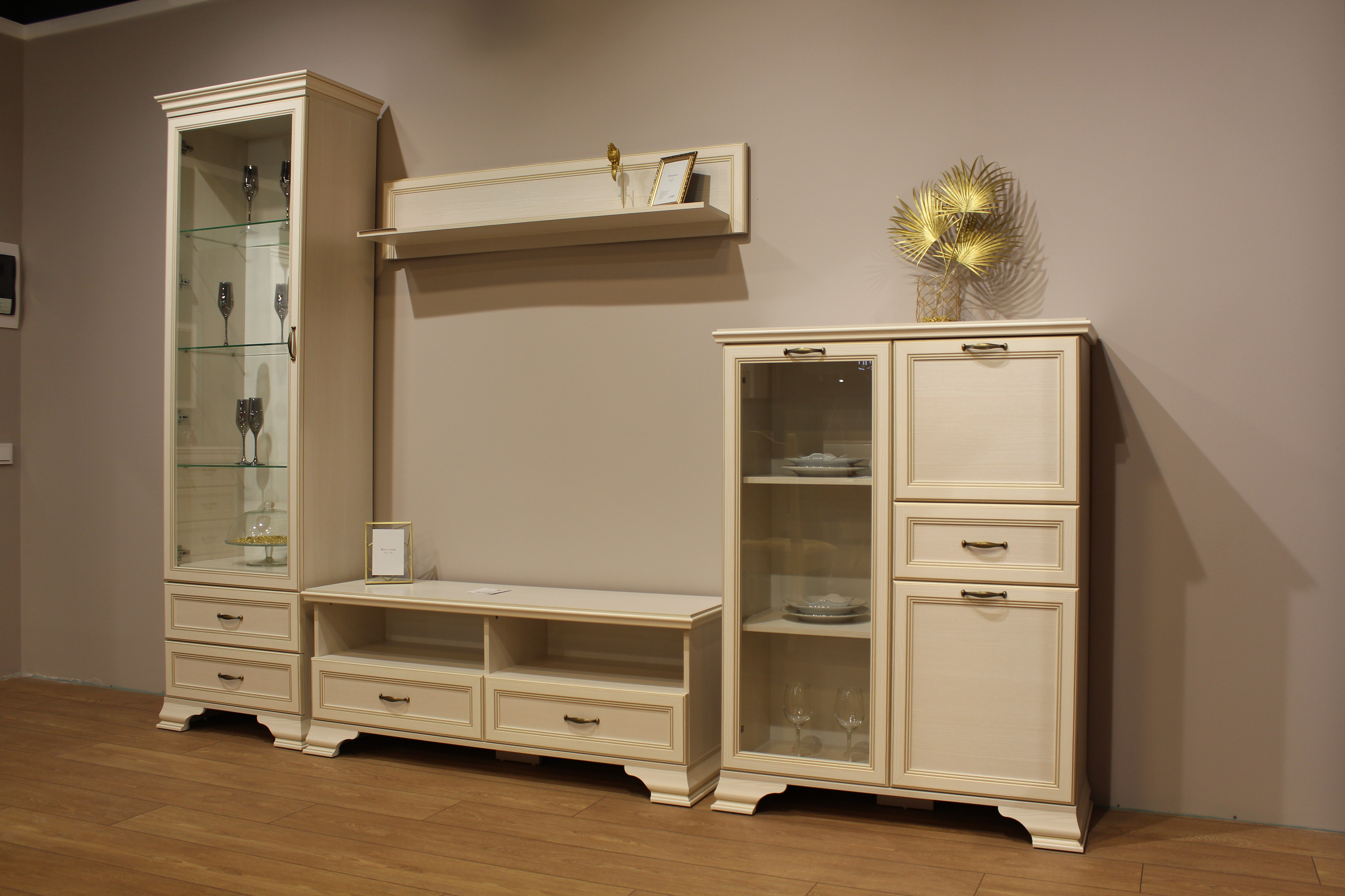 Гостиная "Сиена" Бодега белый (патина "золото")