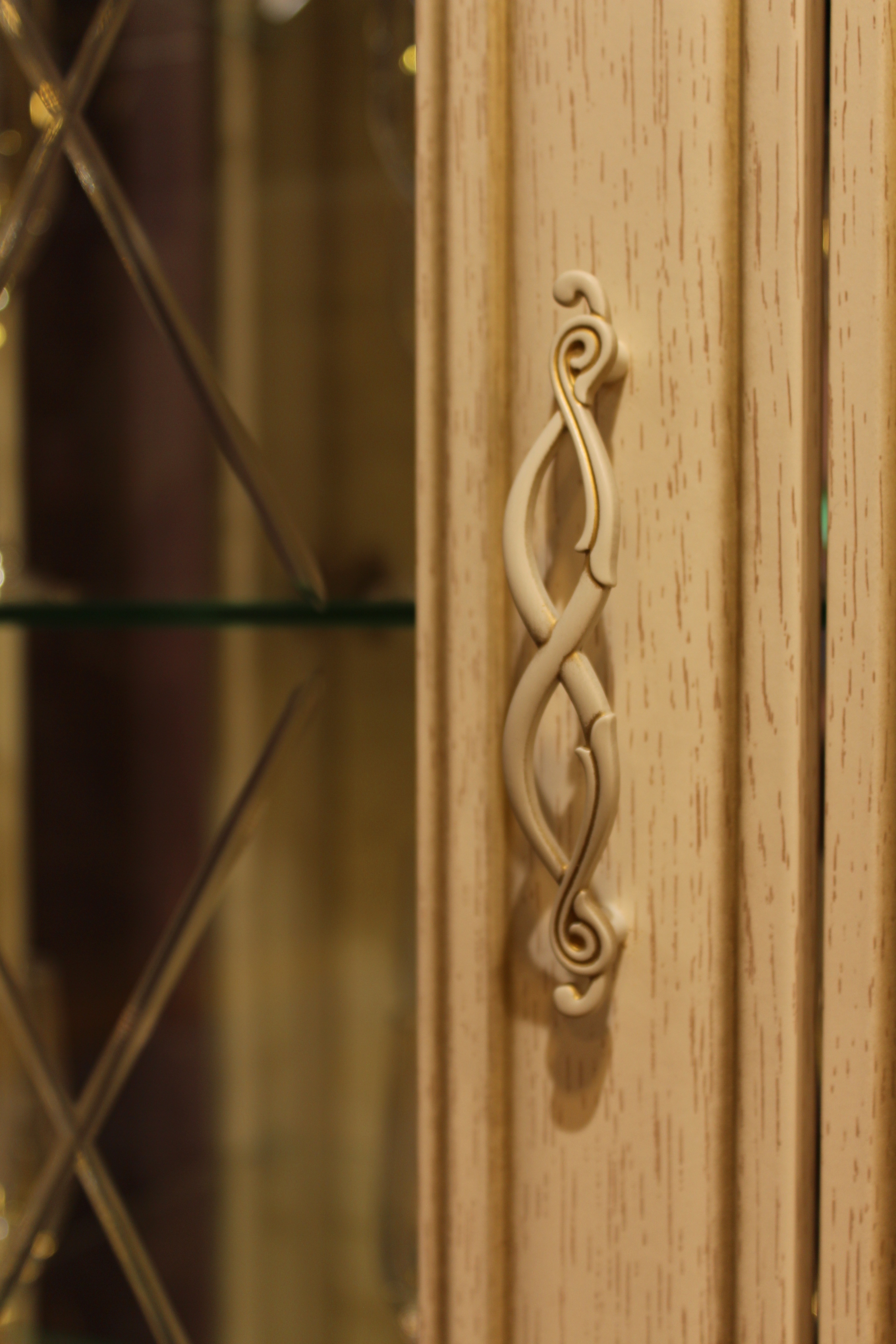 Шкаф-витрина дуб леонардо