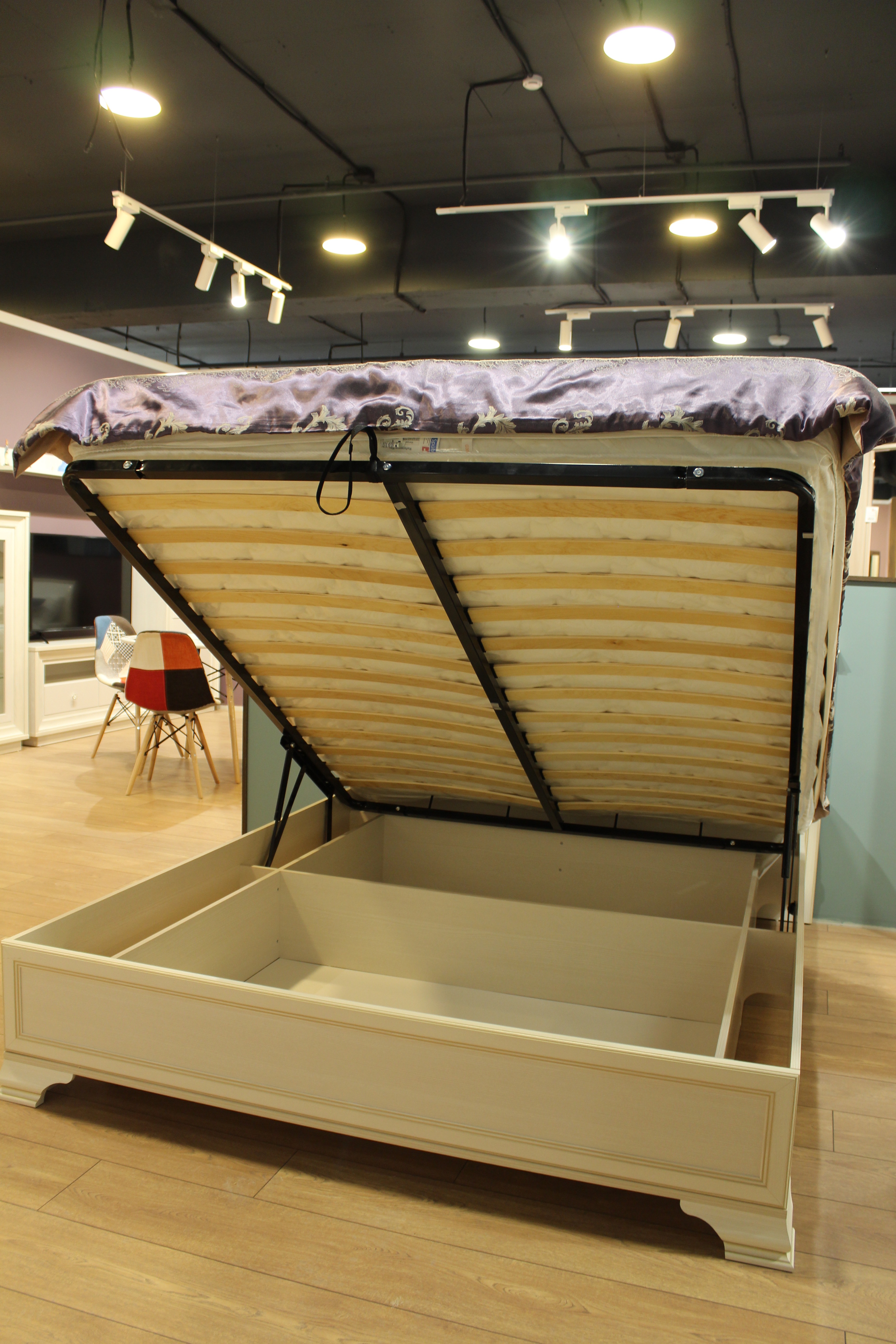 Кровать с подъемным механизмом бодега белый (патина «золото»)